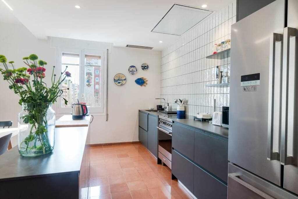 New Top Floor Apt With A Lot Of Light & Aircon Жирона Экстерьер фото
